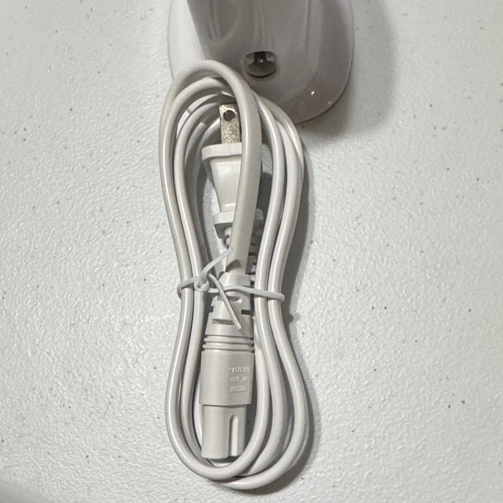 White AC/DC Power Charger NWOT